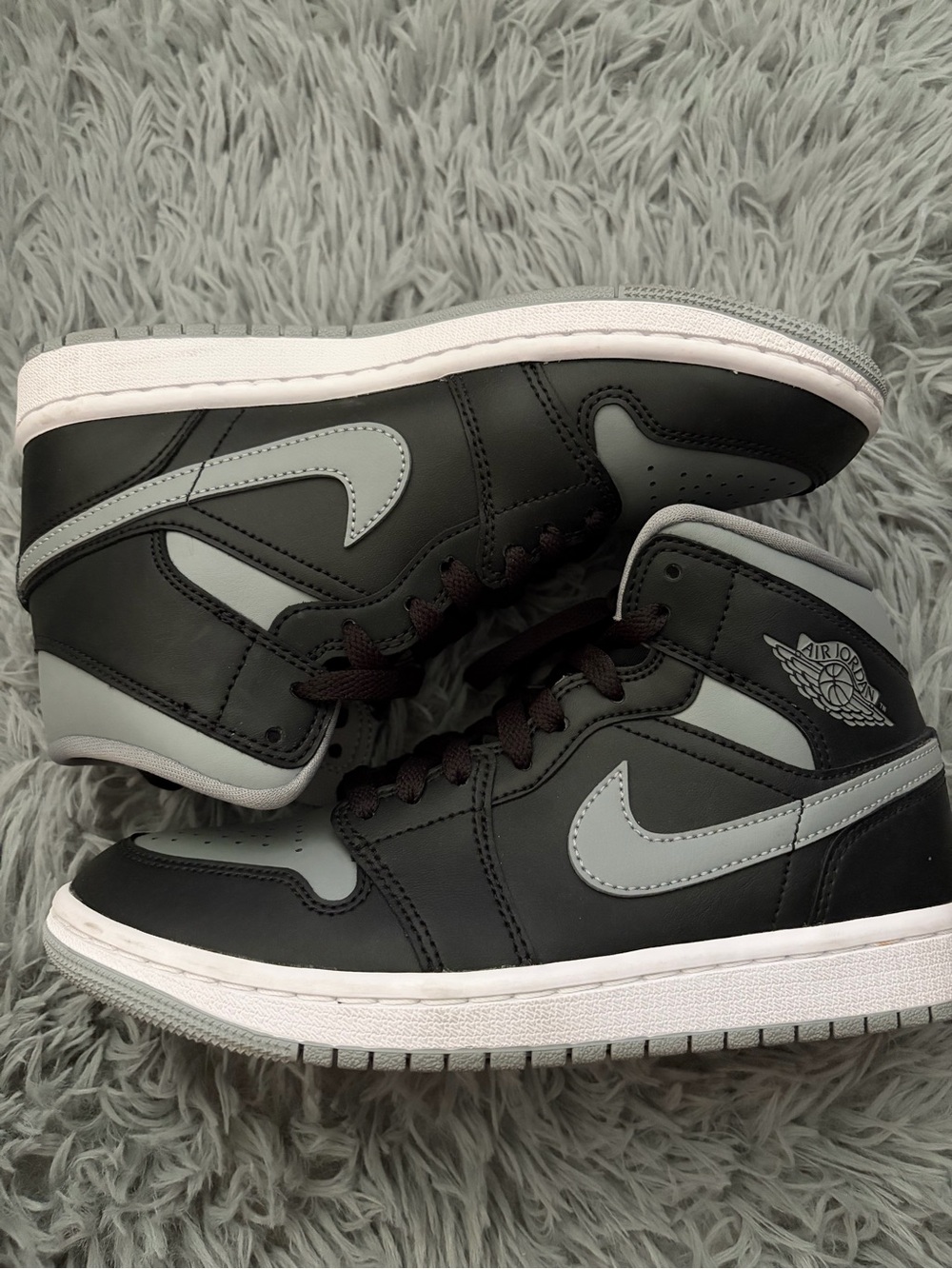 Size 6.5 - Air Jordan 1 Mid Shadow W